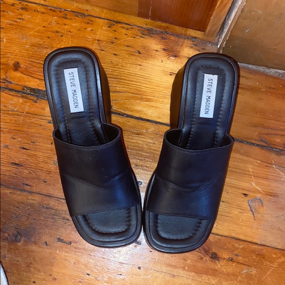 Steve Madden PEPE Black Platform Slides